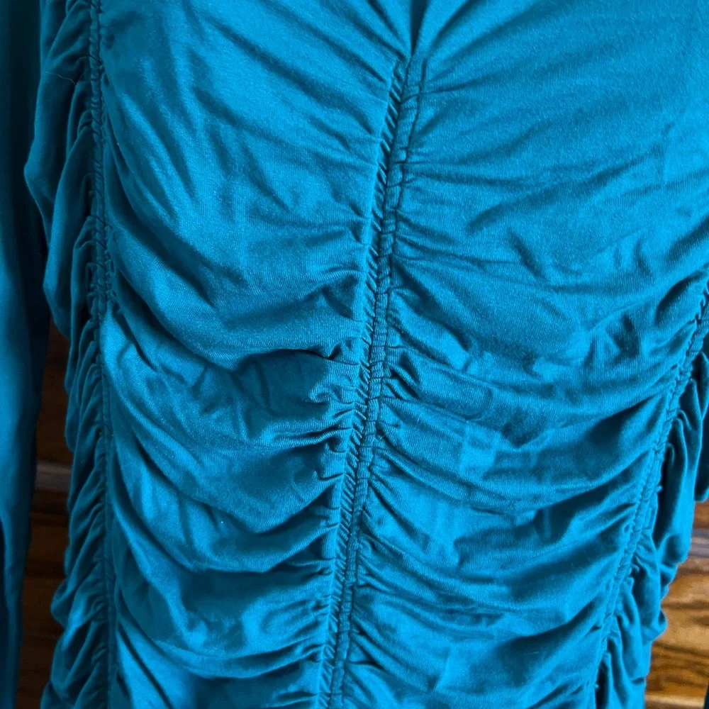 Tribal Ruched Top - Picture 4 of 6